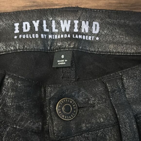 Idyllwind Women's Metallic Black Skinny Jeans - Picture 5 of 7